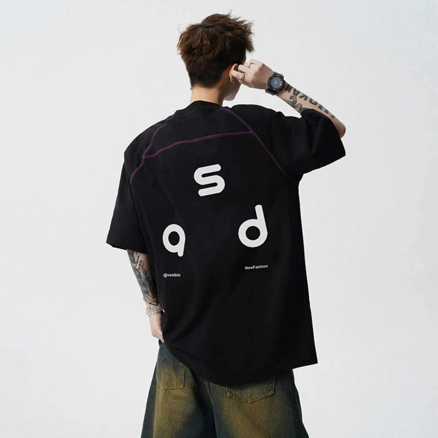 Cotton letter print short-sleeve T-shirt in loose-fitting design with round neck collar
