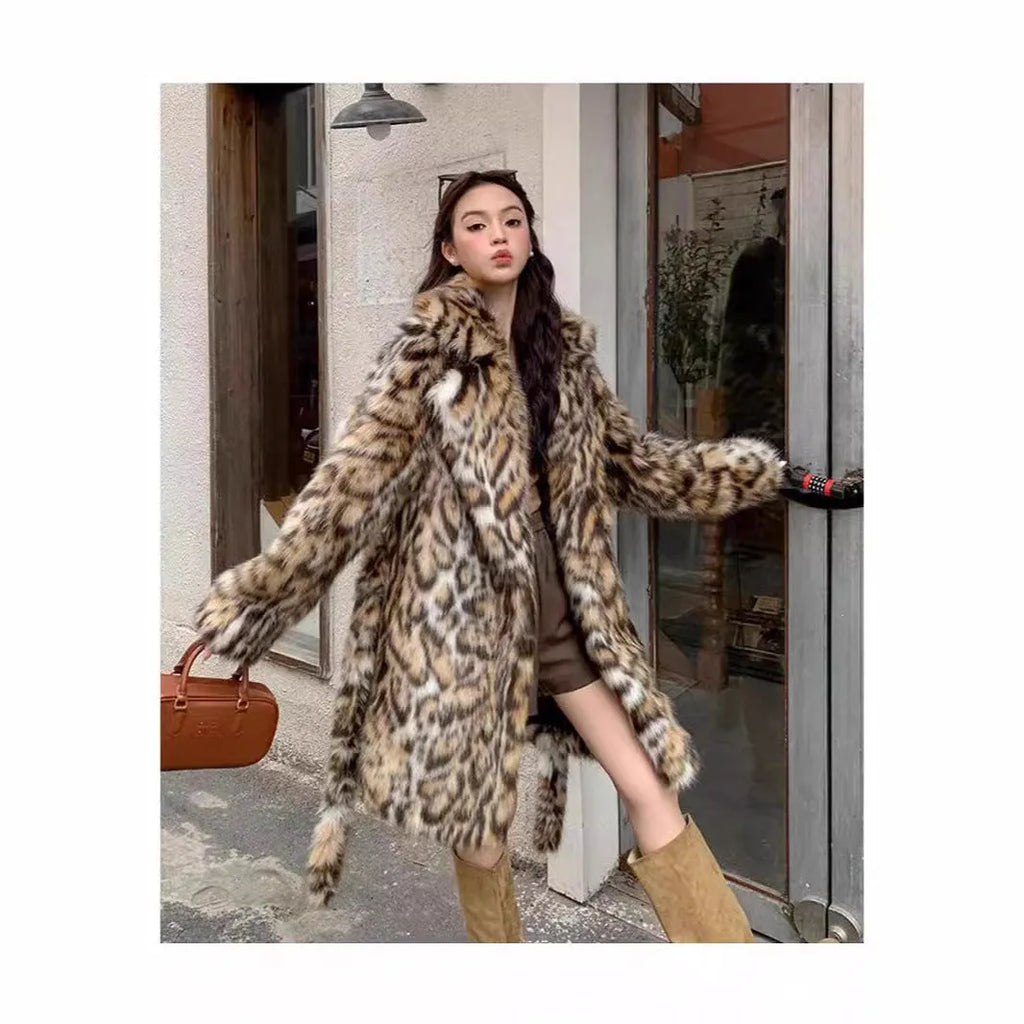 Fox pattern faux fur coat with fur collar and pockets in street fashion style
