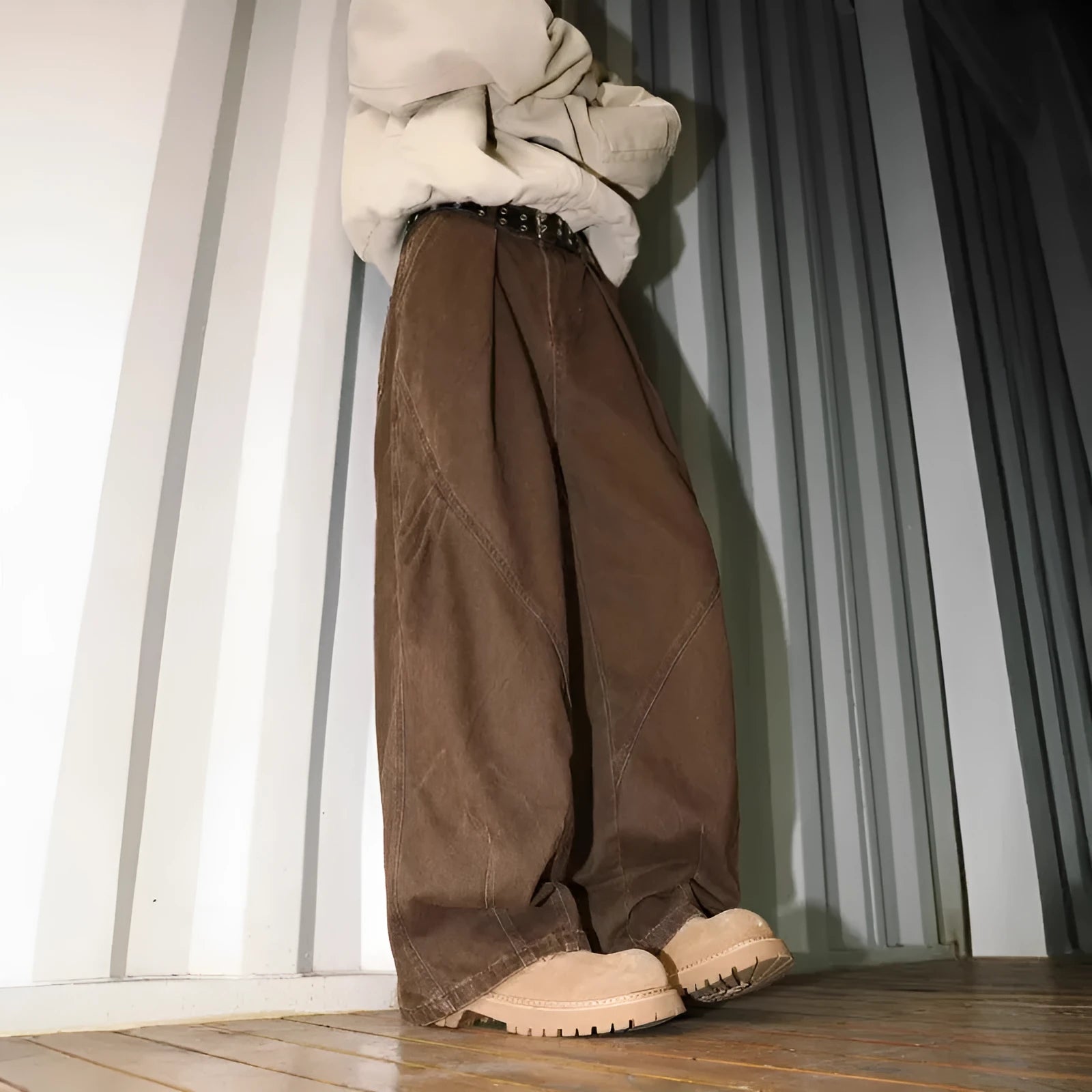 Men's pleated straight trousers in apricot colour with elastic waistband and loose fit