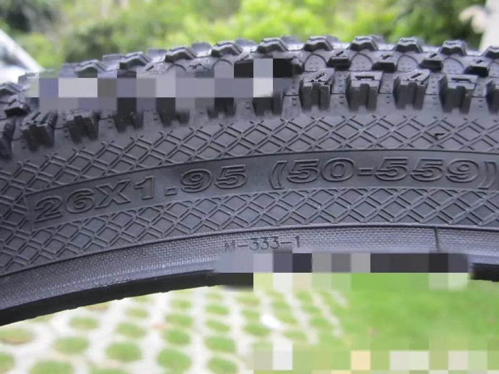 Ultralight mountain bike tyre with puncture-resistant design for 26, 27.5 and 29-inch wheel sizes