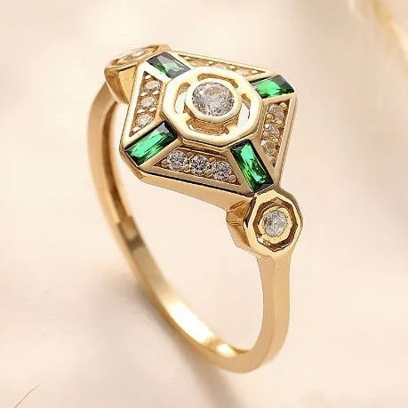Ins style women's emerald diamond ring with a square geometric gemstone in a lvzuan colour.