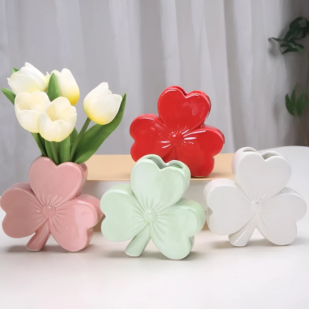 White porcelain clover ceramic vase with European style design for desktop decoration