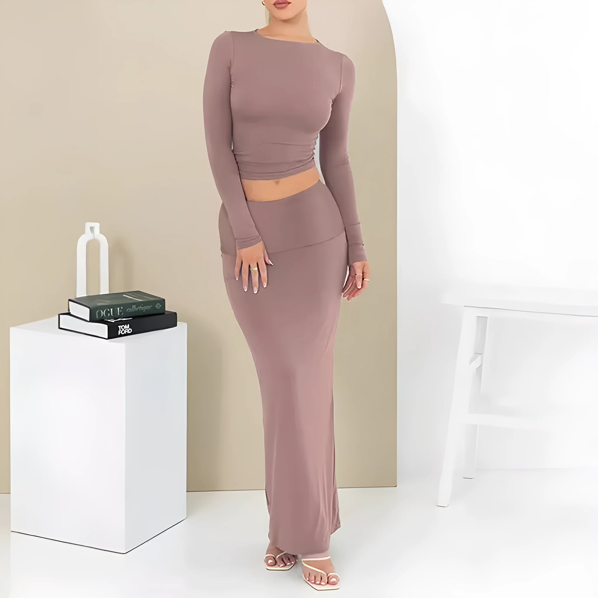 Women's autumn two-piece suit in polyester with long skirt and three-quarter sleeves in sweet style