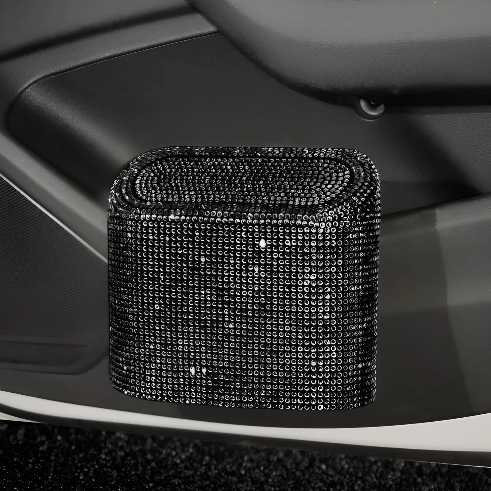 Coloured diamond car trash can plastic plug-in 16x14x6.4cm with studded pattern