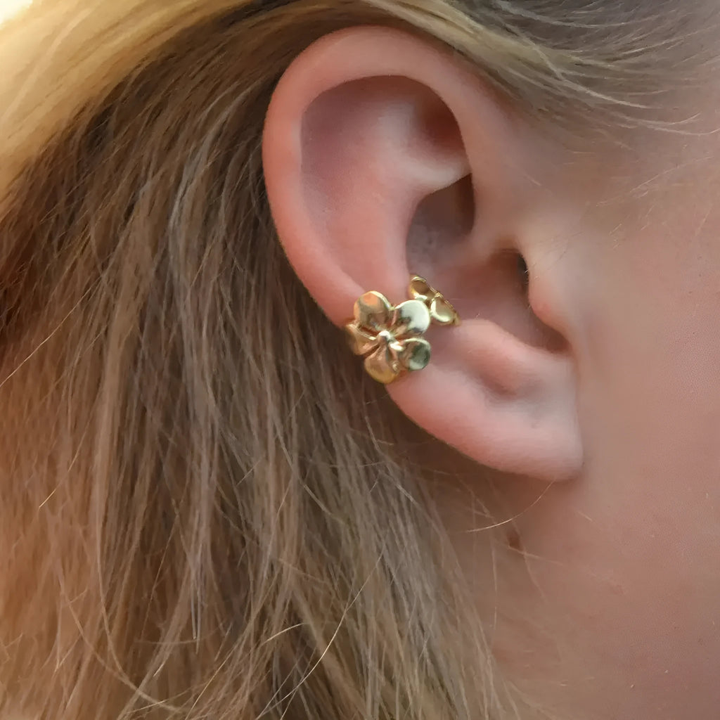 Gold electroplated alloy earrings with starfish and scallop shell designs for women's beach fashion