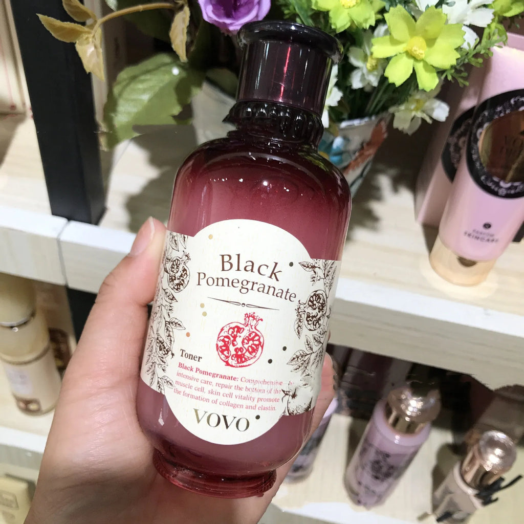 Pomegranate Extract Moisturising Water bottle, part of a skincare set with cream, essence, eye cream and cleanser.