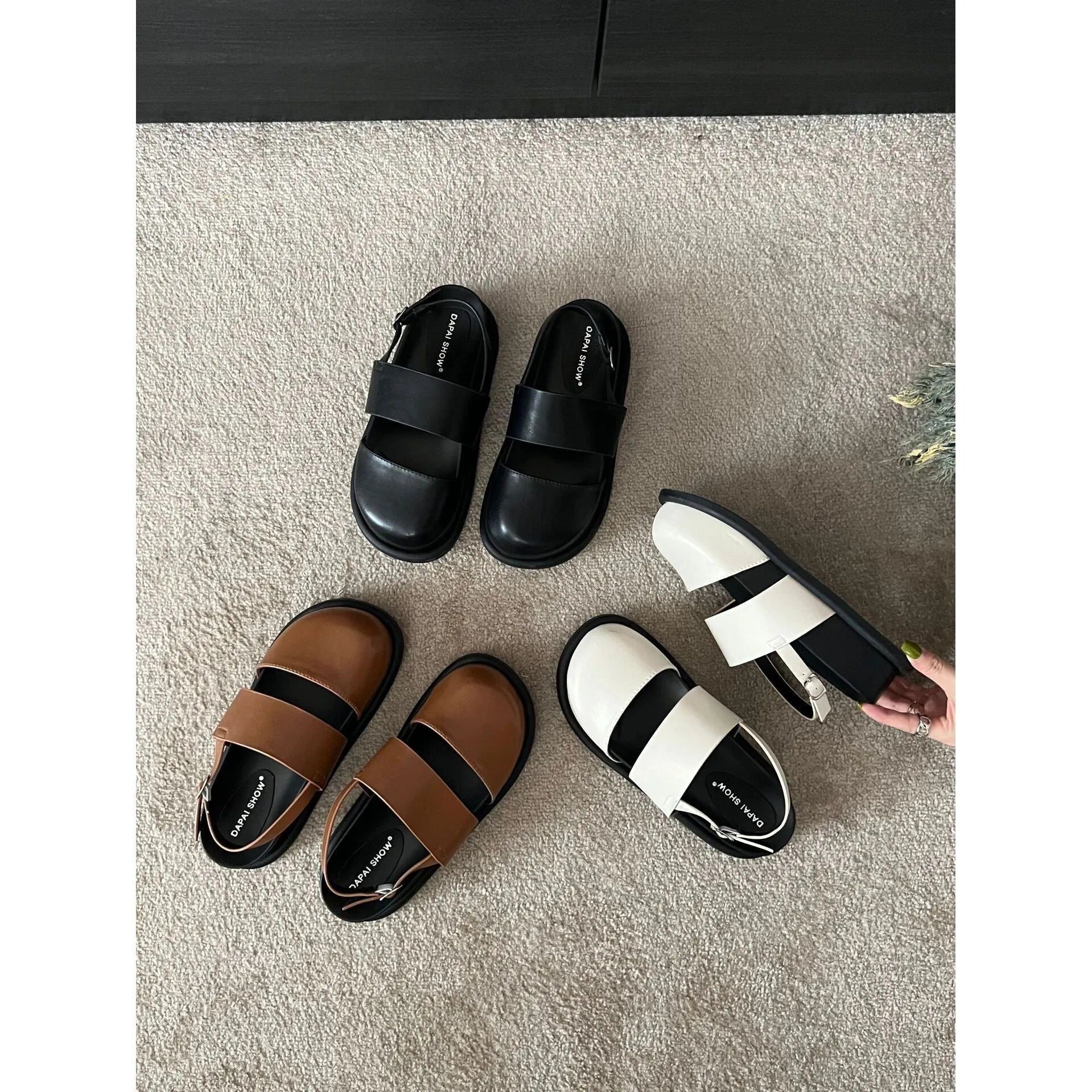 Retro raise the bottom closed toe sandals with ankle-strap buckle in apricot colour