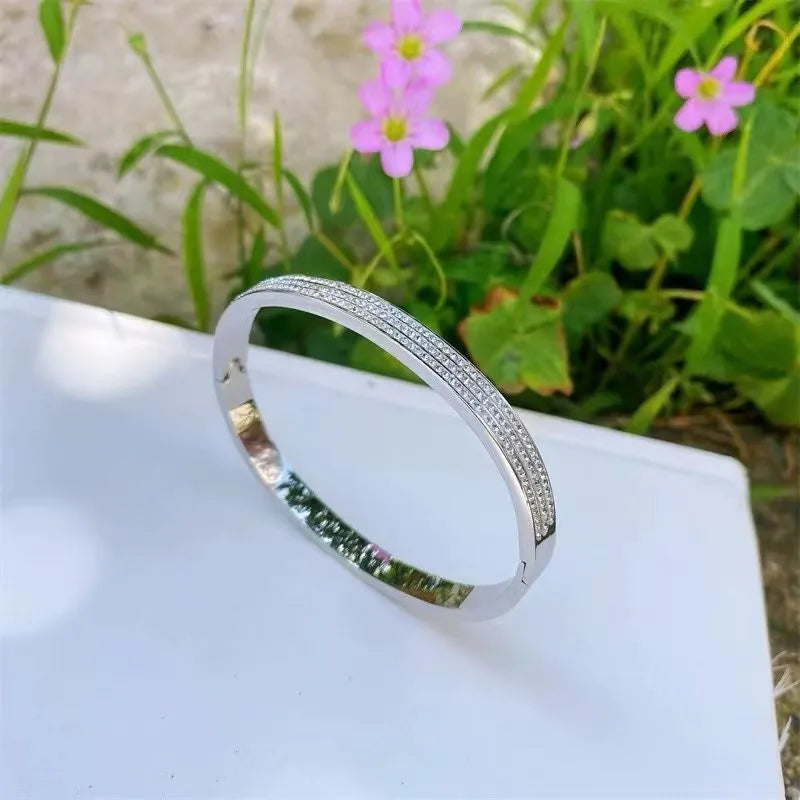 Titanium steel bracelet for women with electroplated non-fading finish and buckle closure in gold colour