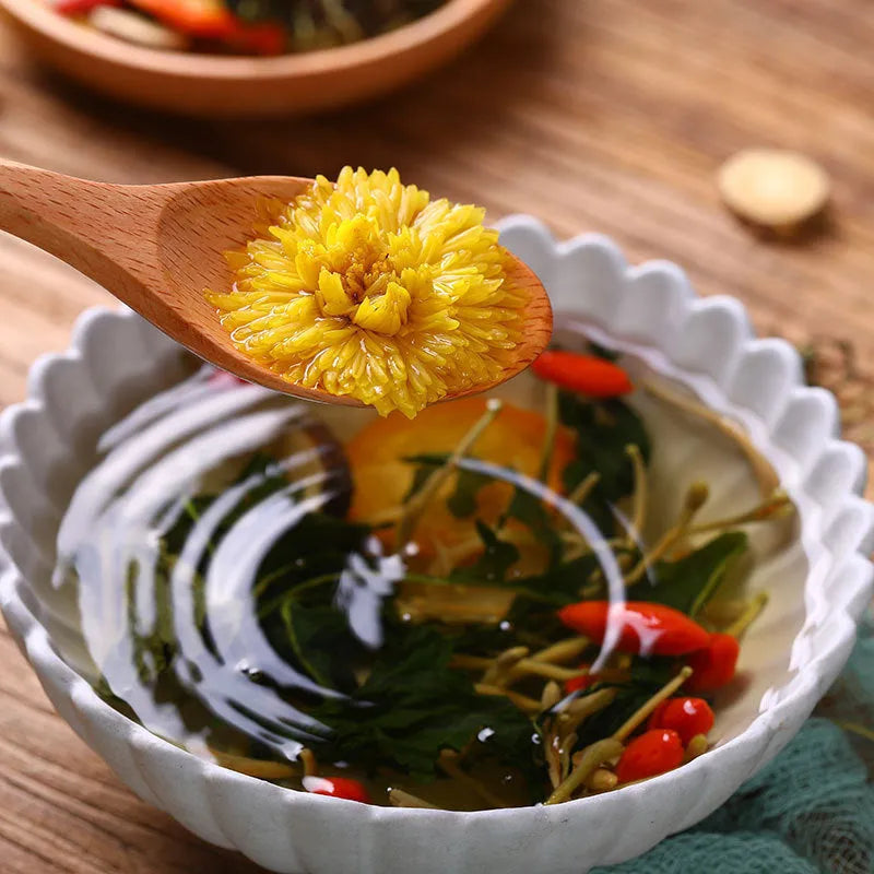 Honeysuckle chrysanthemum tea bags in triangular design with 150g net weight packaging