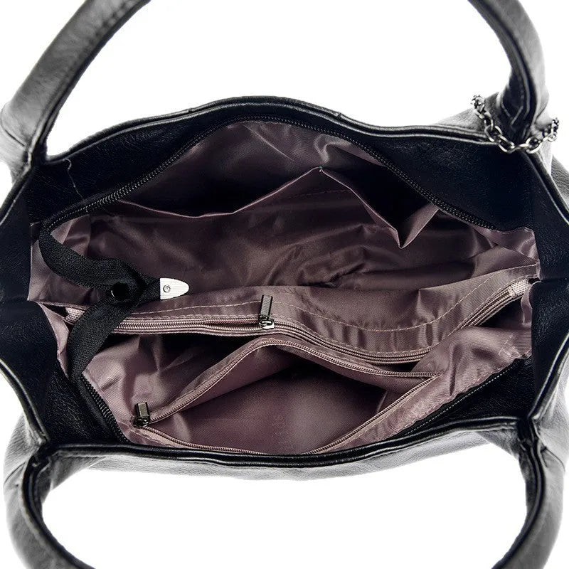 Trendy niche women's new shoulder bag in genuine leather with dumpling shape and pleated detail, khaki colour