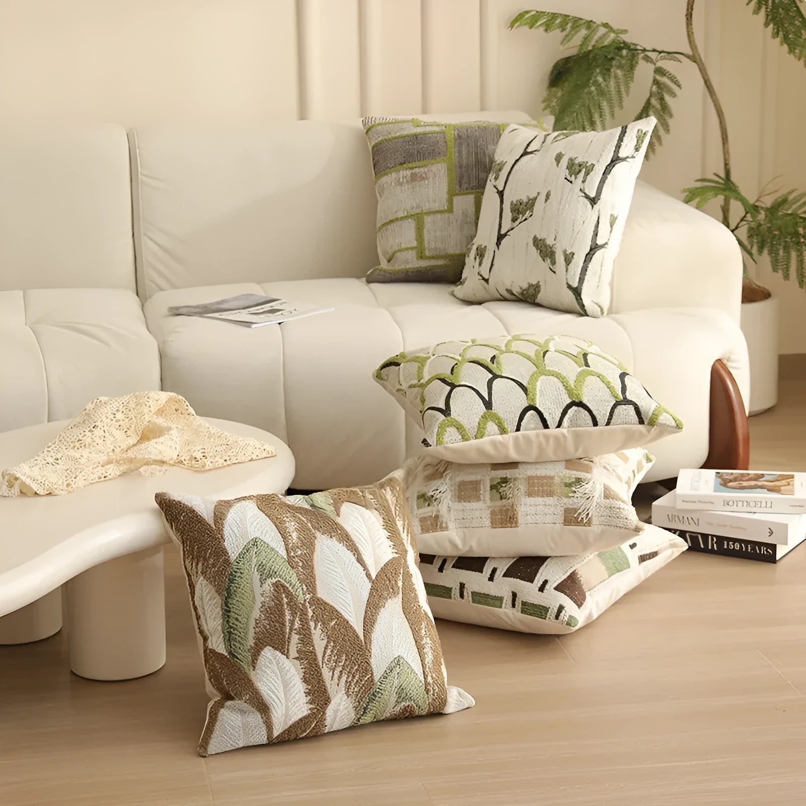 Yarn-dyed jacquard floral pillow cover on a sofa, 45x45cm, in a Nordic retro style.