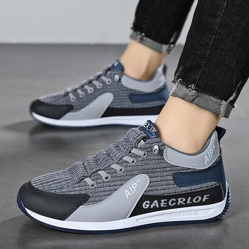 Men's green and grey mesh running shoes with viscose sole and lace-up closure
