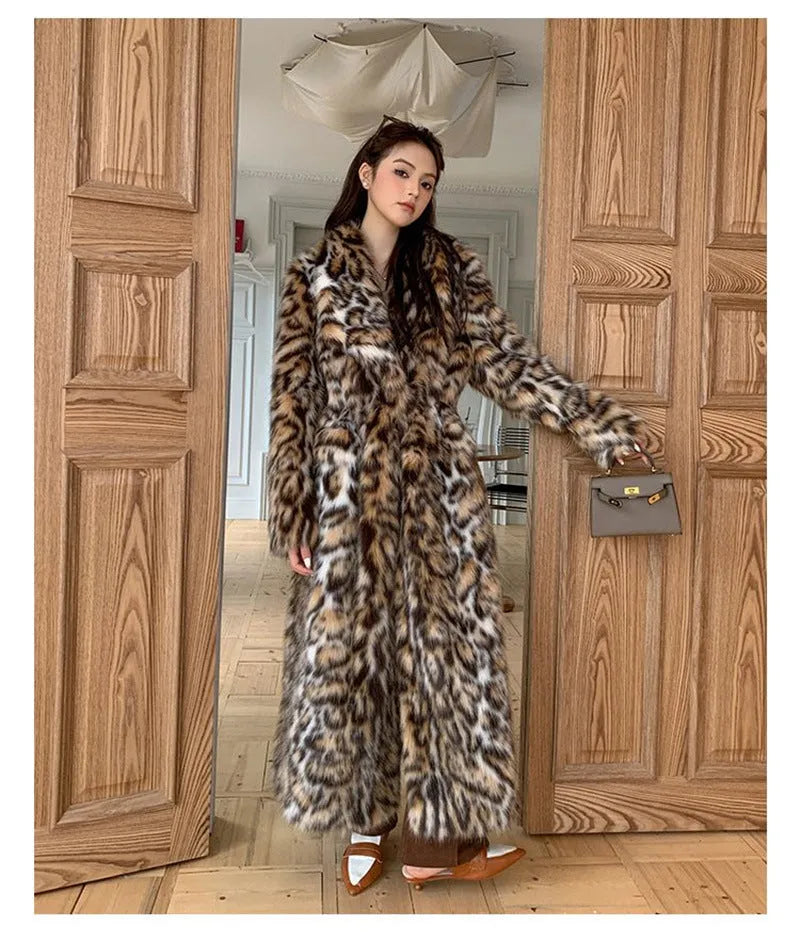 Fox pattern faux fur coat with fur collar and pockets in street fashion style