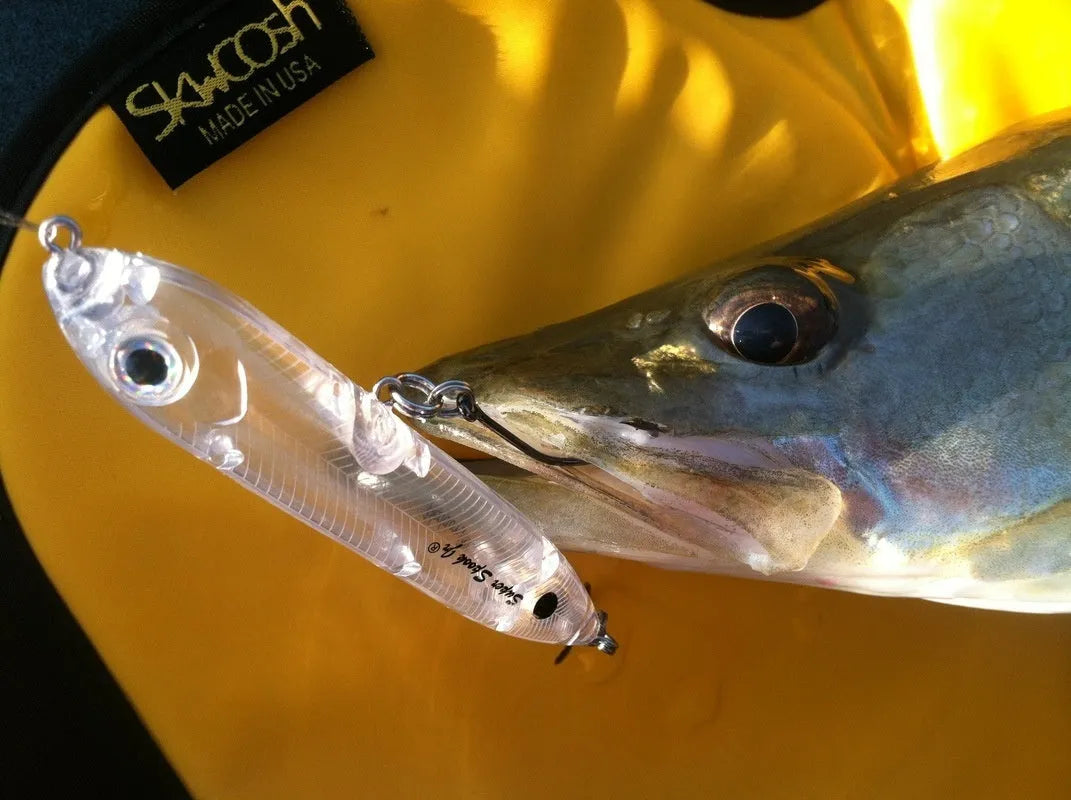 Transparent 9.5cm long ABS plastic blank lure body with a 7mm eye hole for DIY fishing bait creation.