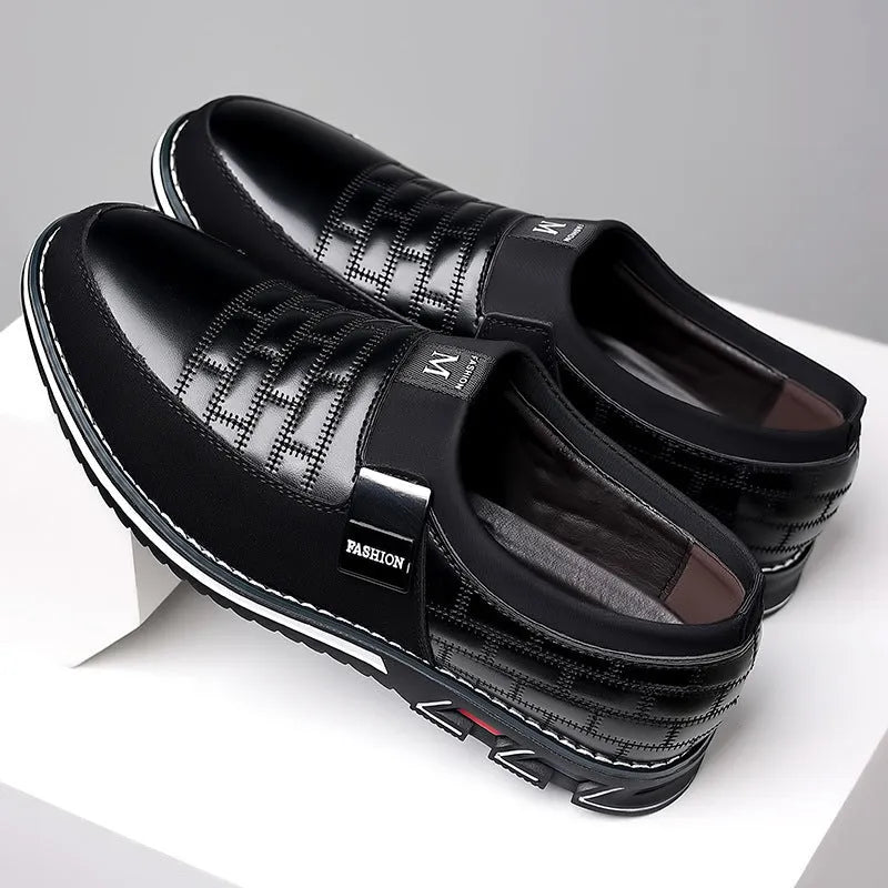 Slip-on men's plus size casual leather shoes in black with round toe and rubber sole