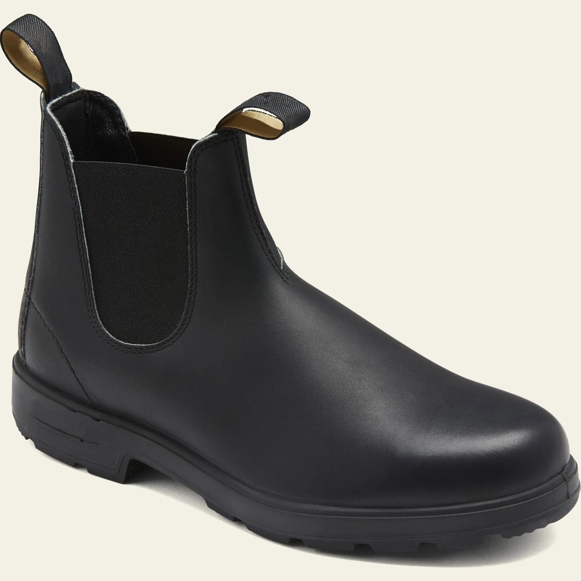 A pair of vintage-style unisex Chelsea boots in artificial PU leather with a beef tendon sole