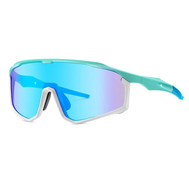 Mountaineering goggles with colourful lenses and full frame design for climbing and hiking