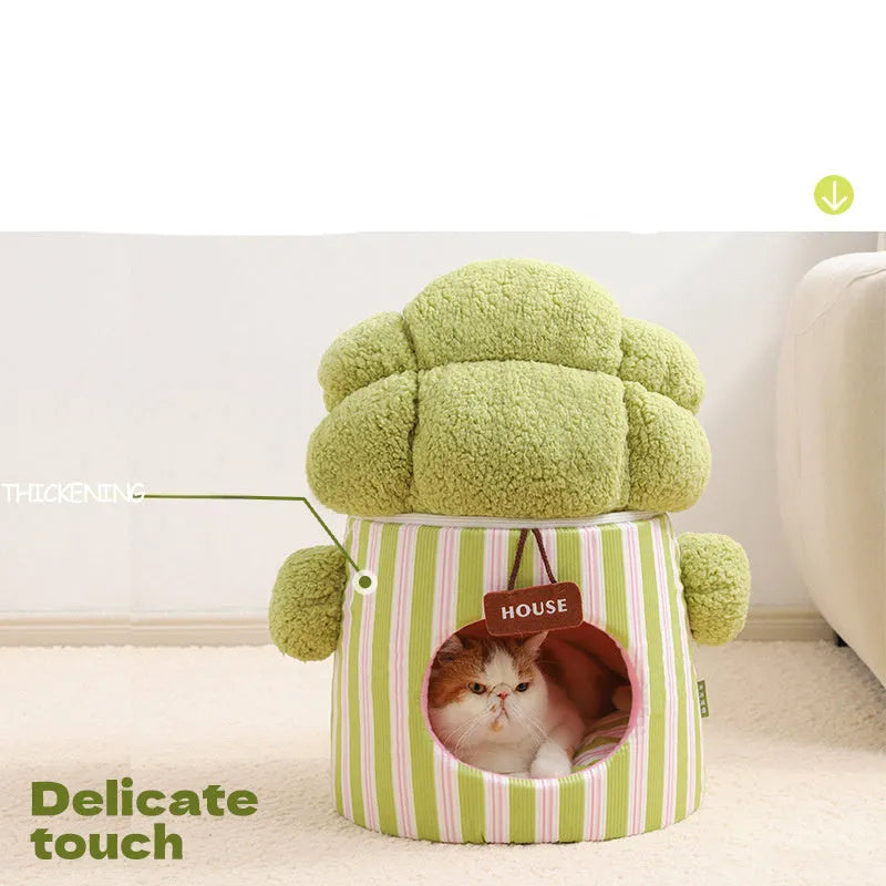 Green cauliflower-shaped pet house with tree hole entrance for small dogs and cats