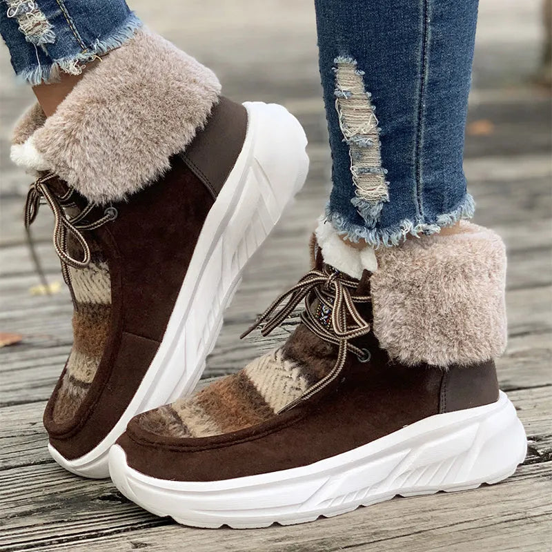 Women's lace-up snow boots in beige with artificial fur lining and platform sole