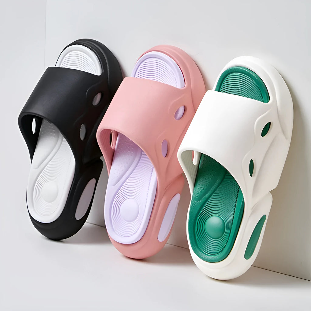Two-colour couple slippers with thick EVA soles in black and white design
