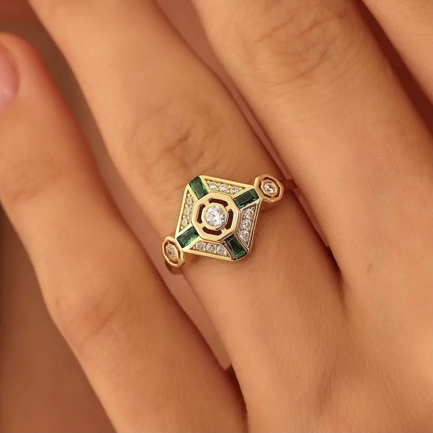 Ins style women's emerald diamond ring with a square geometric gemstone in a lvzuan colour.