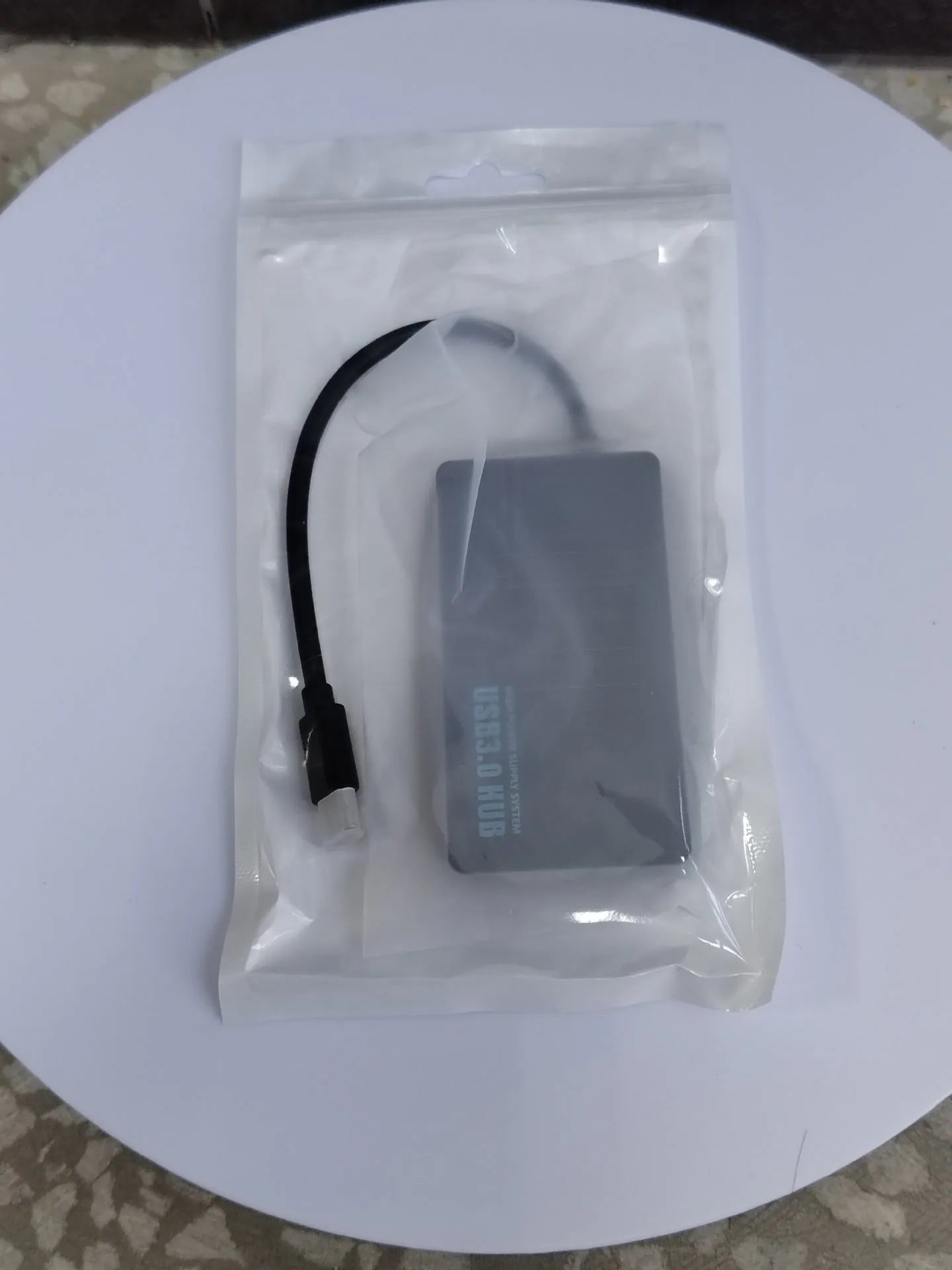 Multi-computer USB extender with USB and Type-C interfaces showing 20cm cable and converter unit