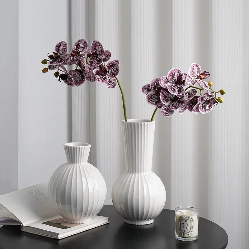 White striped ceramic vase with American country design for table decoration