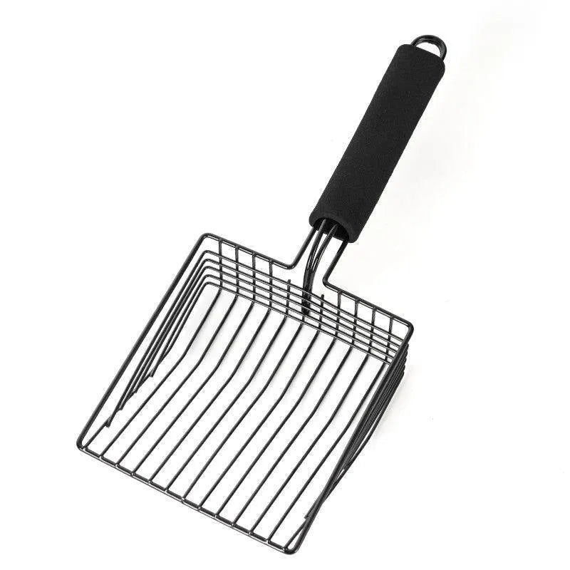 Black metal cat litter scoop with alloy construction and 0.8cm gap between tines
