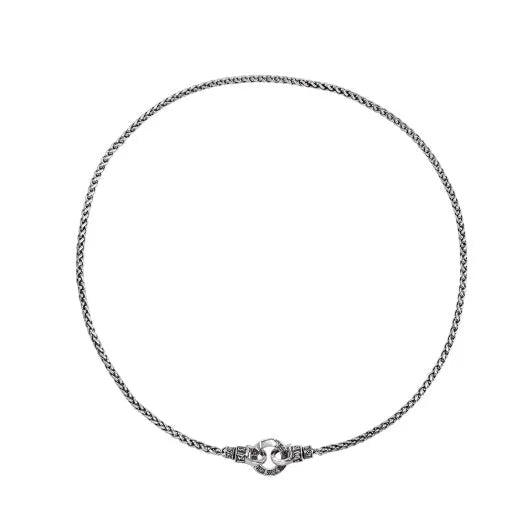 S925 sterling silver women's clavicle necklace on a model, showing the silver pendant and chain.