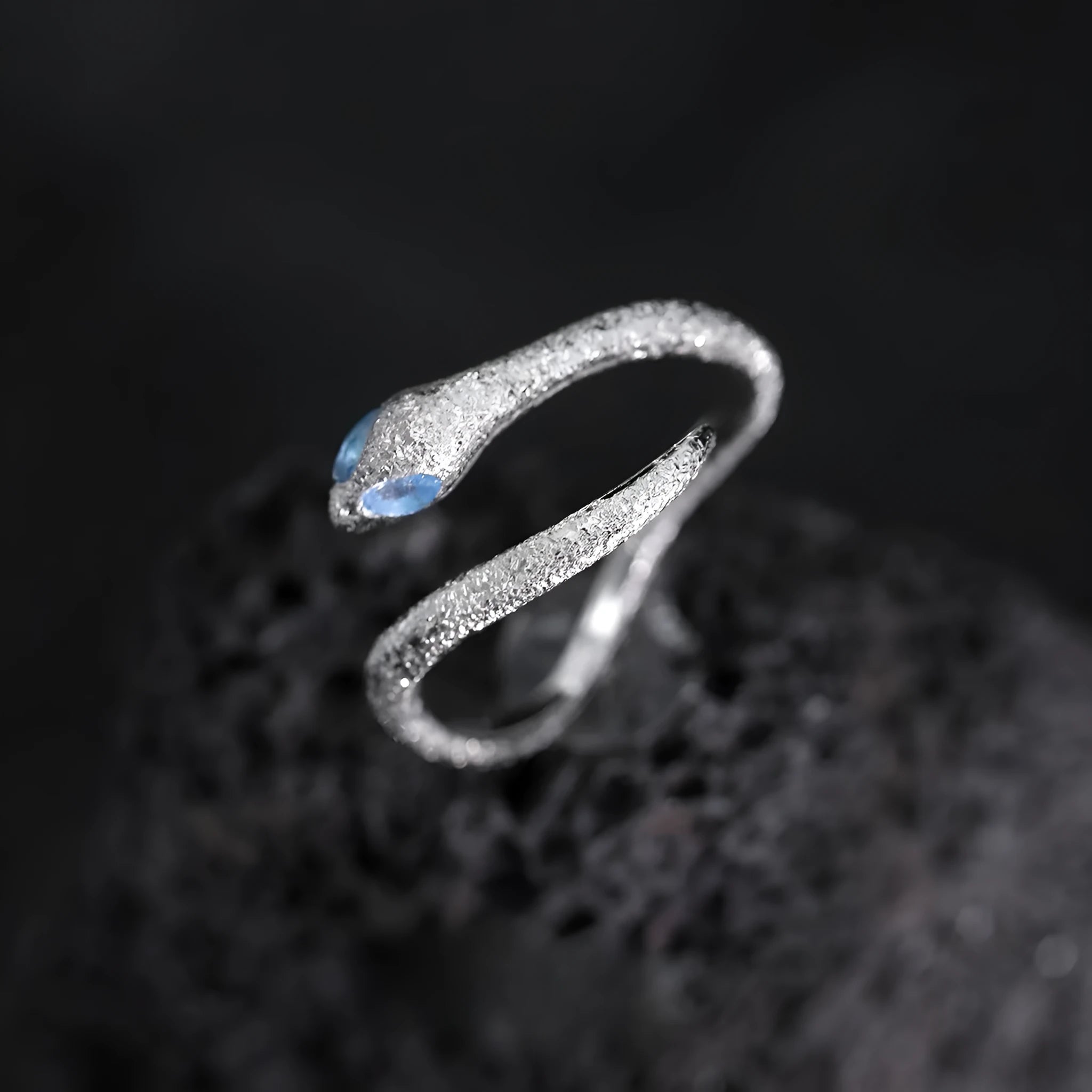 Silver snake ring with adjustable opening in platinum colour, women's animal zodiac jewellery