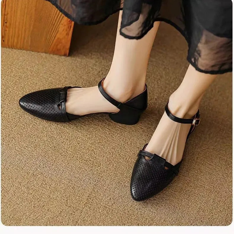 Women's retro chunky heel sandals with ankle buckle, closed toe, stitching detail, black