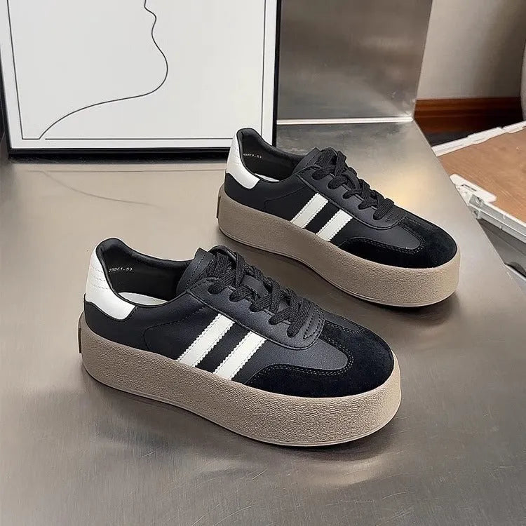 Women's vintage distressed leather sneakers with round toe and lace-up front