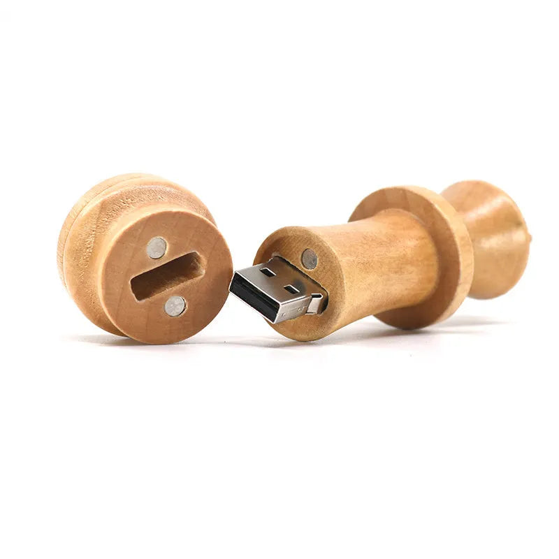 Wooden chess king USB 2.0 flash drive in beige colour with chess piece design