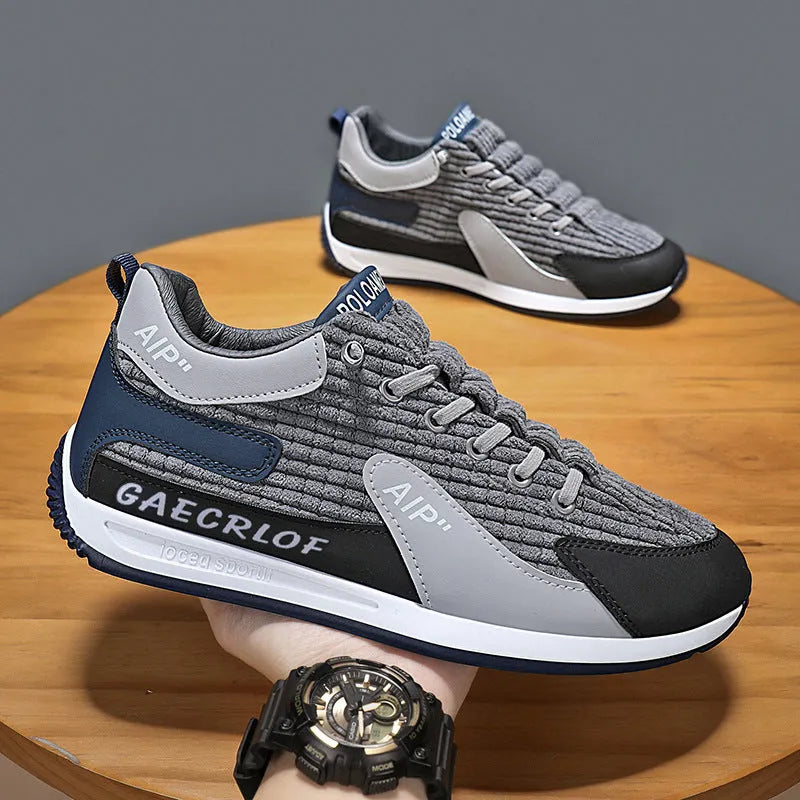Men's green and grey mesh running shoes with viscose sole and lace-up closure