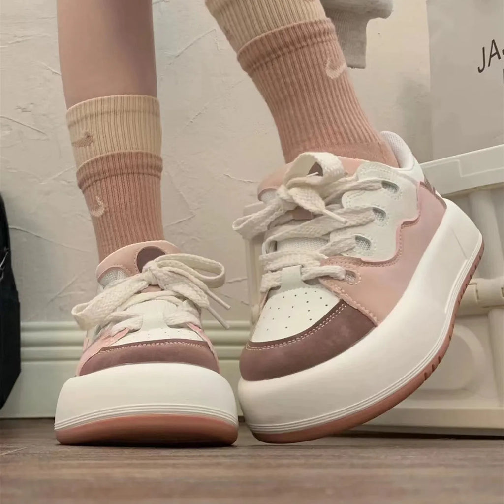 Green women's casual lace-up shoes with PU mesh upper and flat heel on a white background.