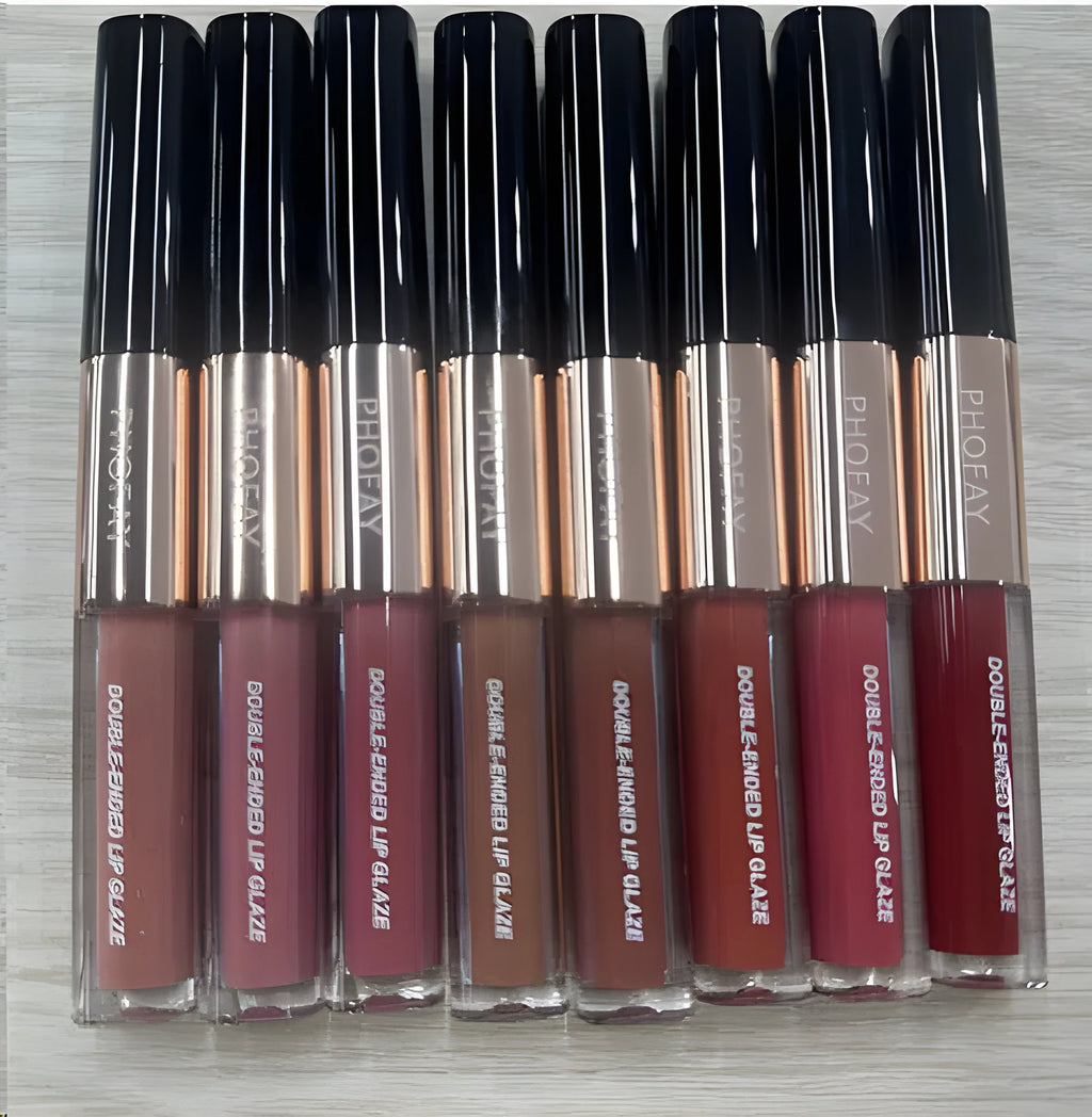 C-L021 double-head lip gloss showing two applicator ends with non-stick cup in eight colour options