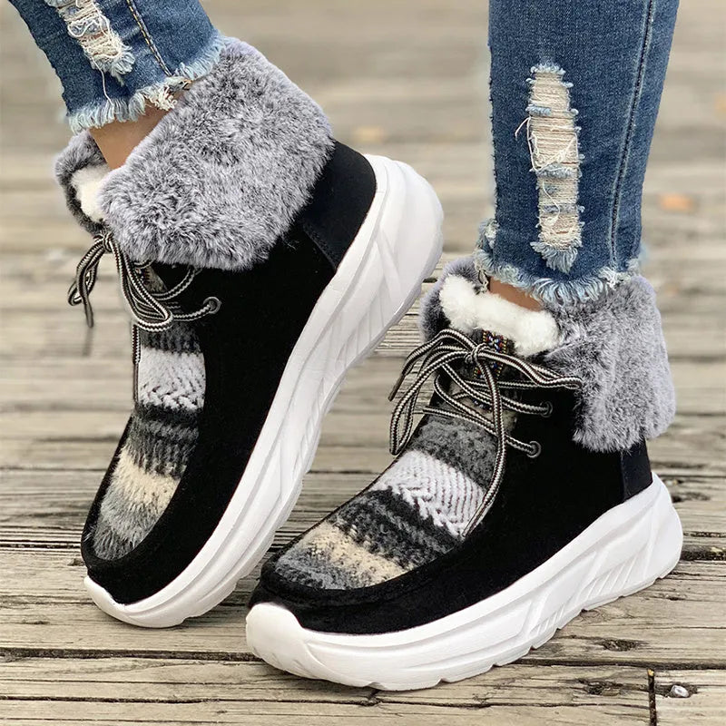 Women's lace-up snow boots in beige with artificial fur lining and platform sole