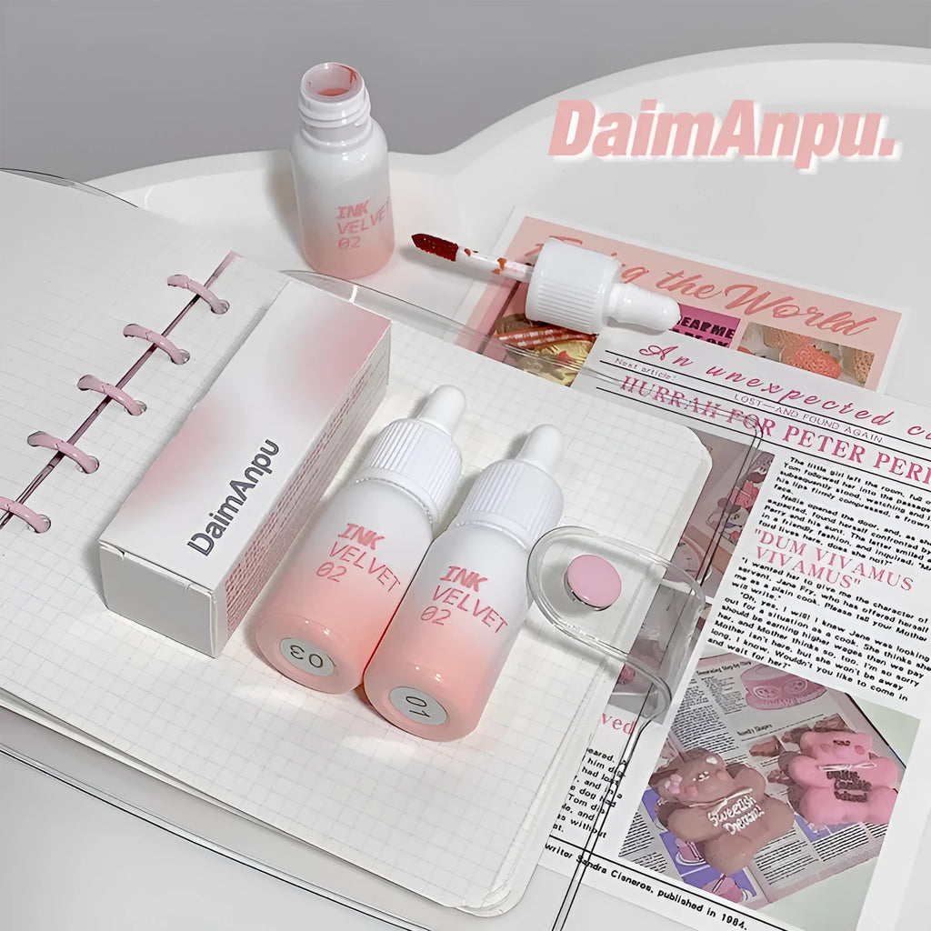 Mirror lip lacquer tube showing moisturising lip gloss with nonstick cup applicator in 3.5g size