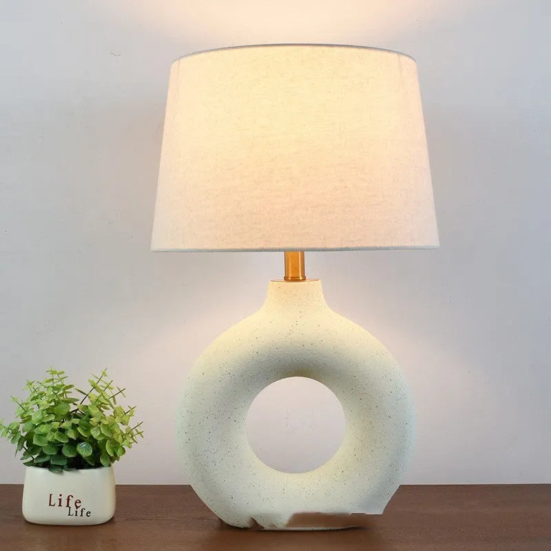 Japanese style white ceramic Feng pottery pot desk lamp with button switch on table
