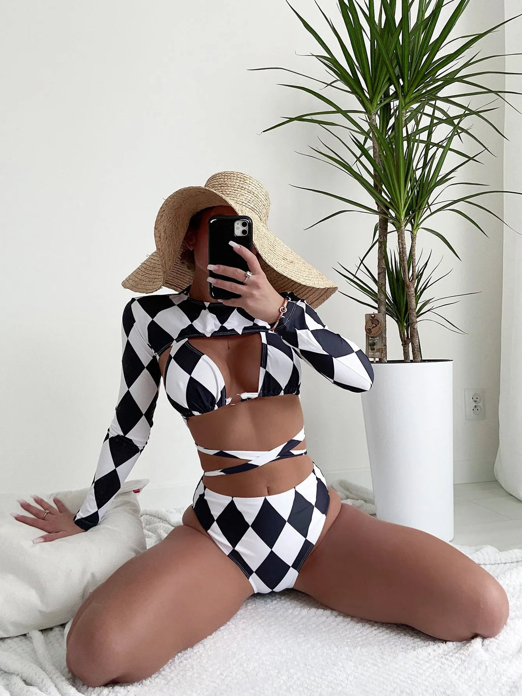 Ladies' plaid three-piece swimsuit set with long sleeves and split bikini design
