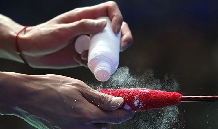 White sports anti-slip powder container for badminton, tennis and weightlifting grip