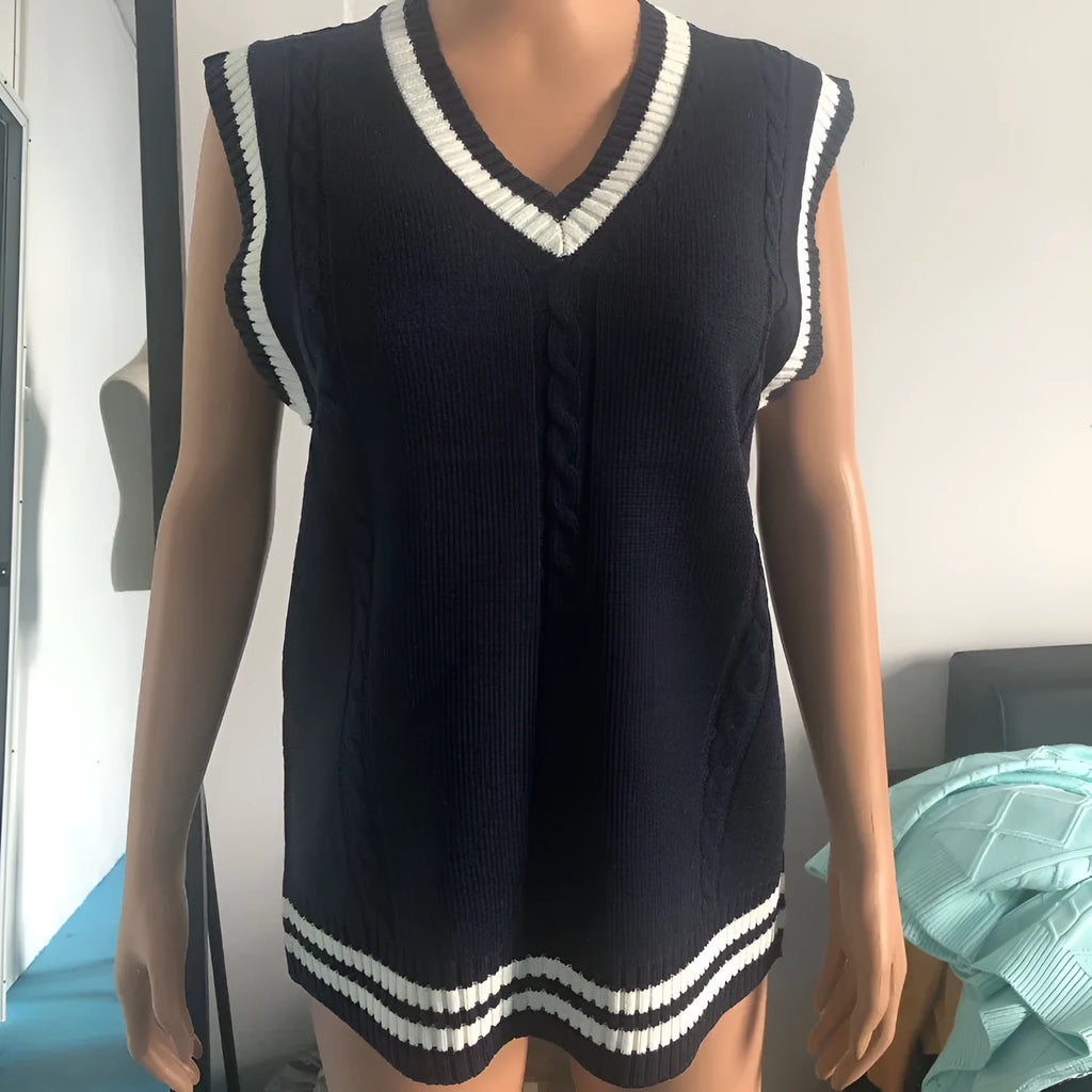 Women's V-neck knitted waistcoat with striped stitching in slim fit pullover style