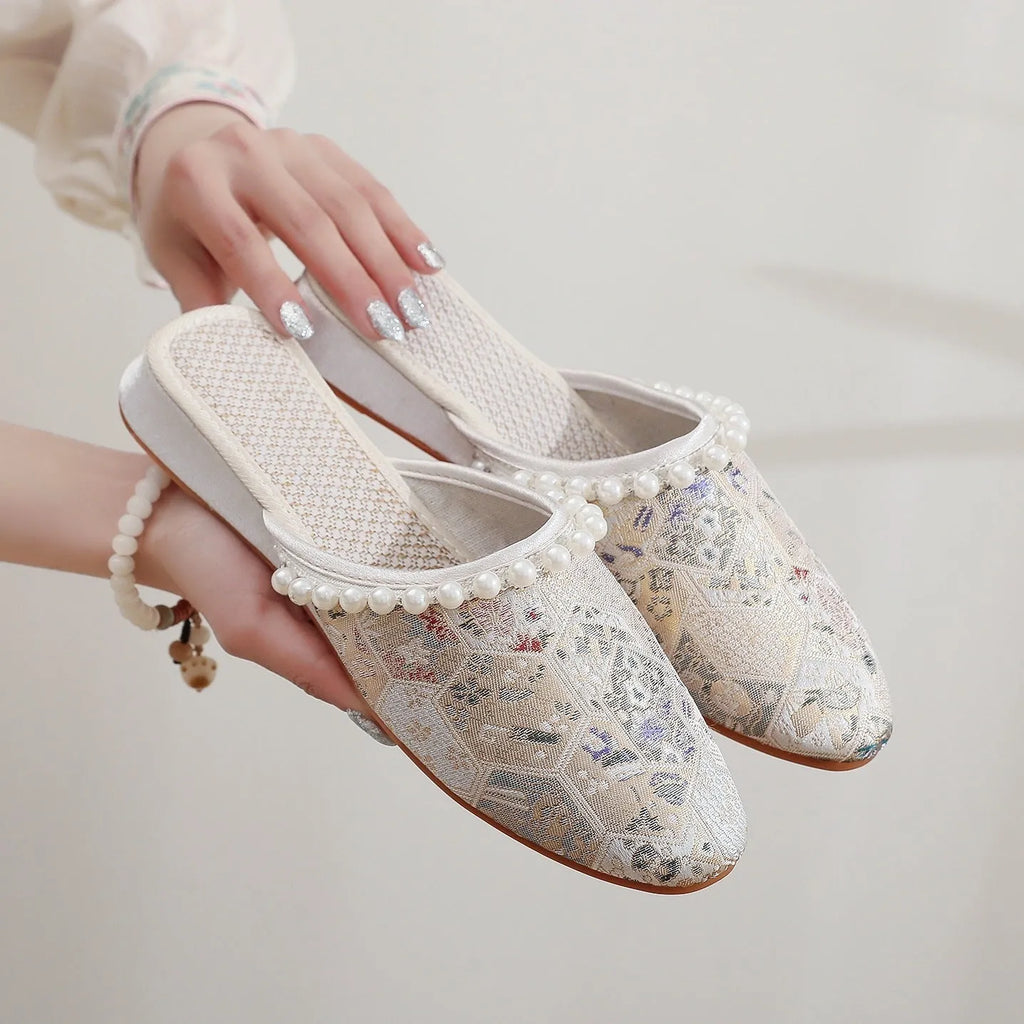 Canvas women's retro cloth shoes with embroidered beads flowers tassels on a low wedge heel in solid colour white beige green