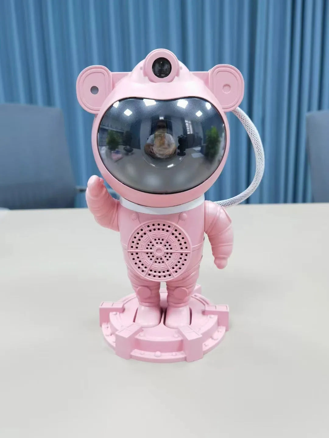 Bluetooth astronaut starry sky projection lamp in white with star projection effect