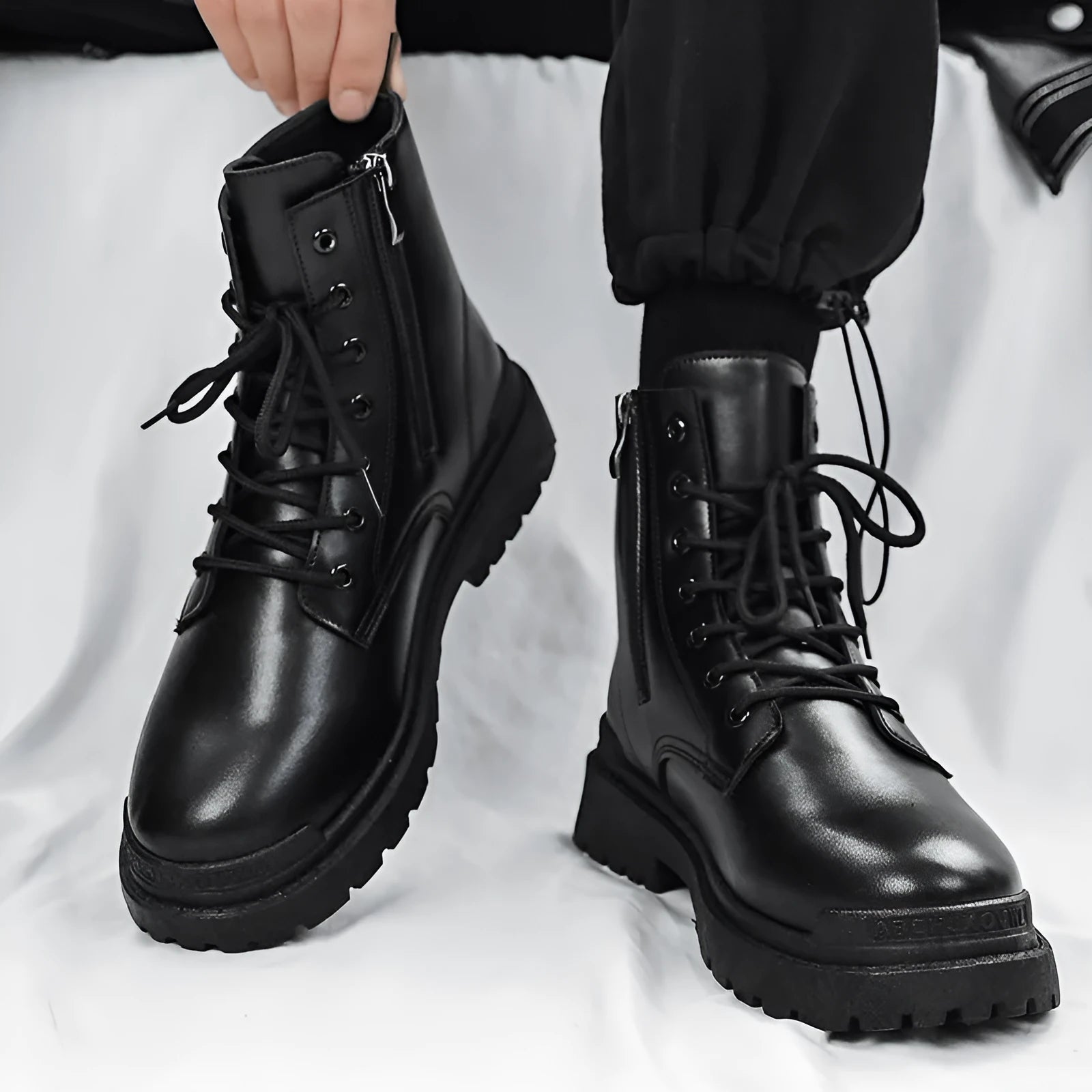 Men's black mid-top tide boots with rubber sole and PU upper in British leather style