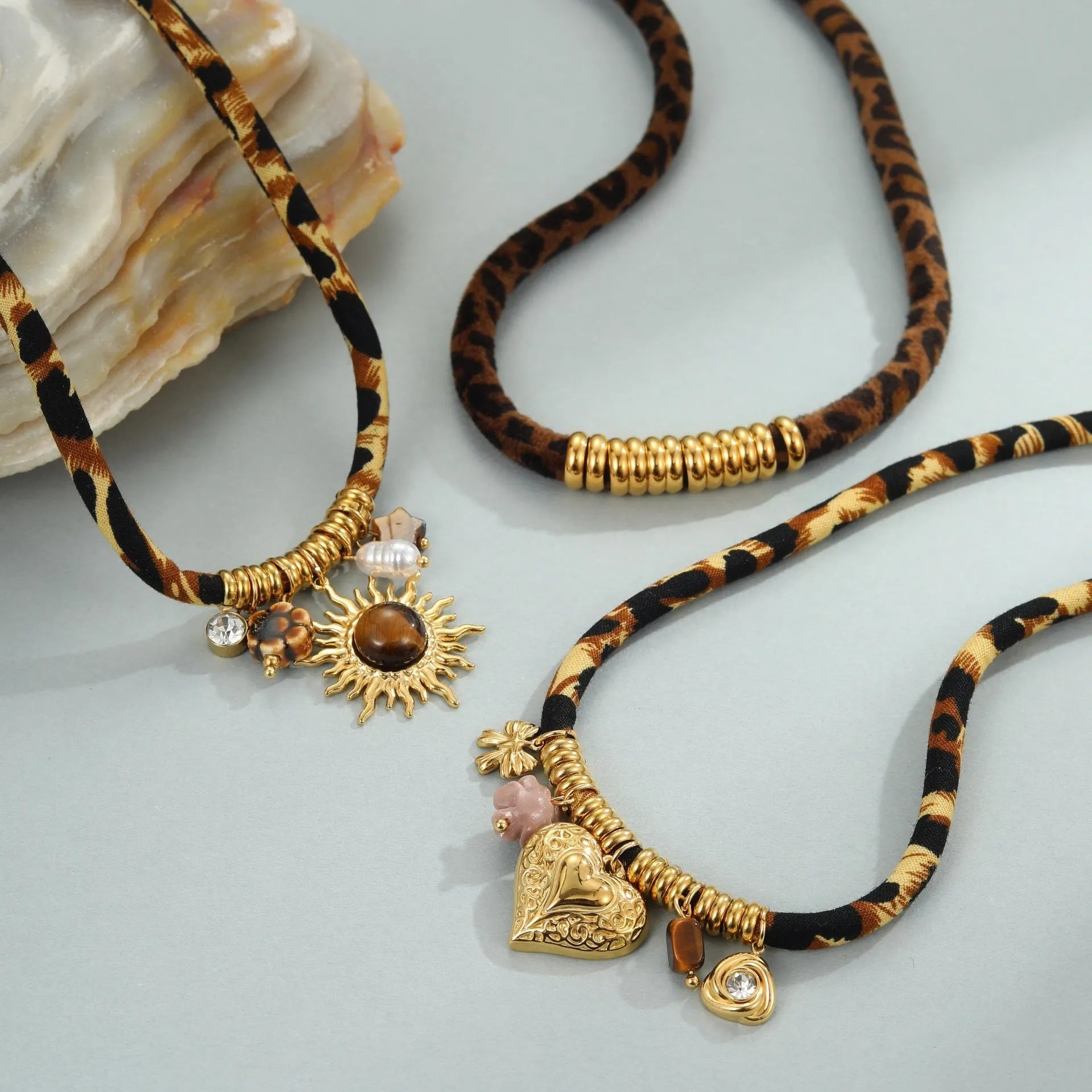 Leopard series stainless steel necklace with geometric pendant on regular chain, 18K electroplated finish