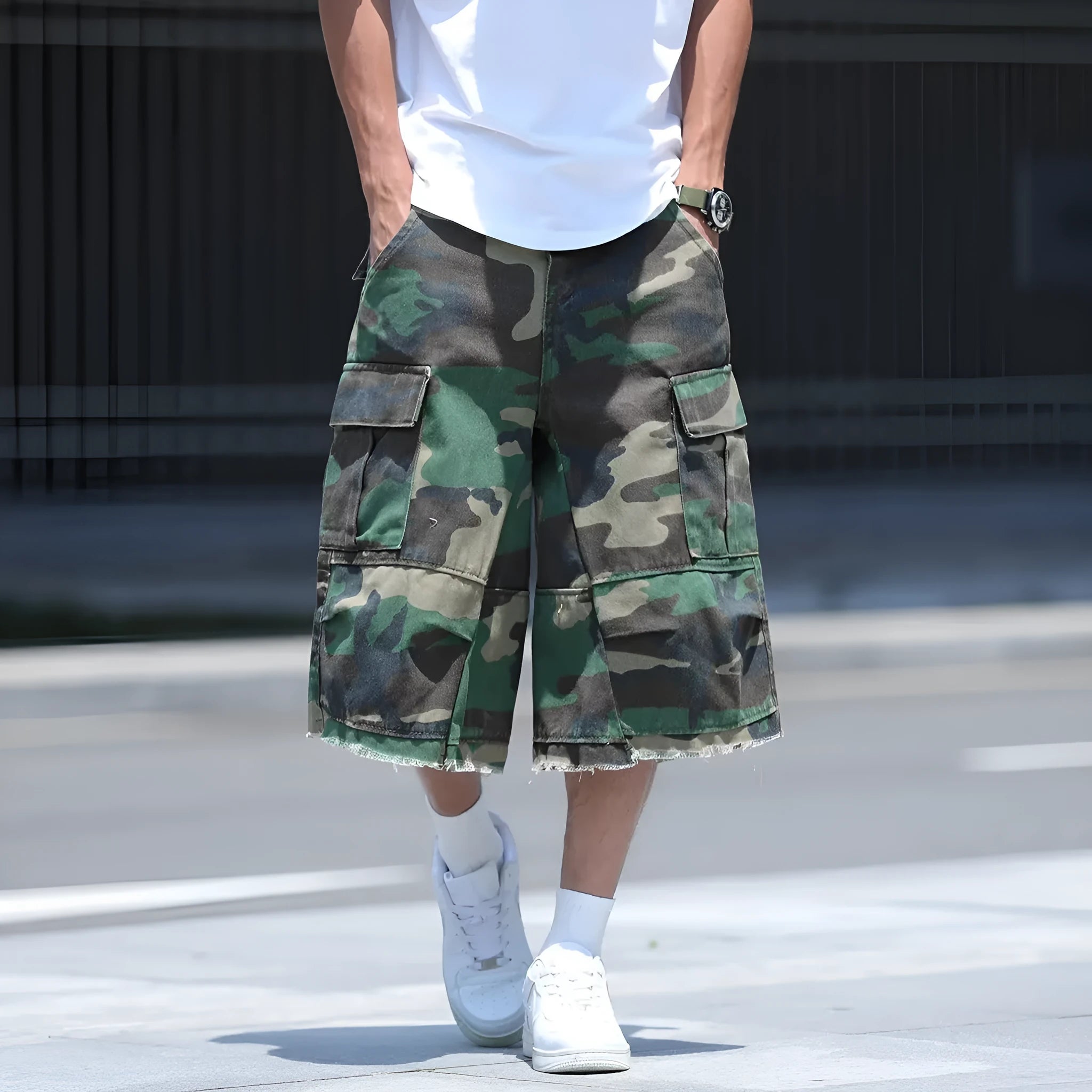 Retro American style camouflage workwear shorts in loose fit cropped design