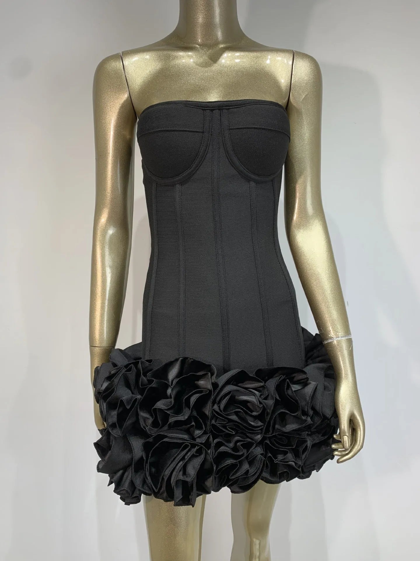 Women's solid colour polyester dress with mid-waist styling in black, red, or white.