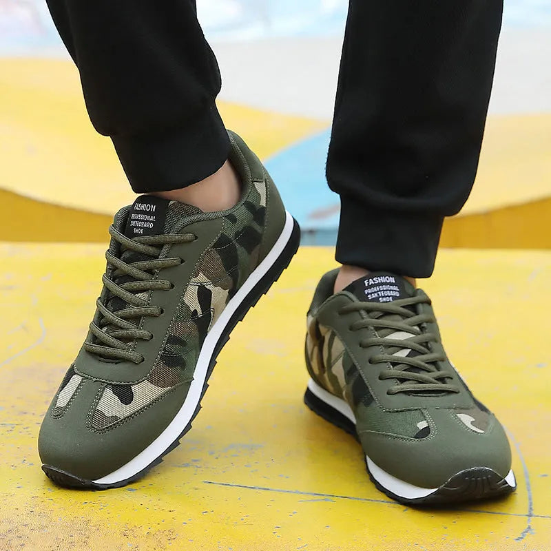 Camouflage pattern running shoes with suede upper and foam sole