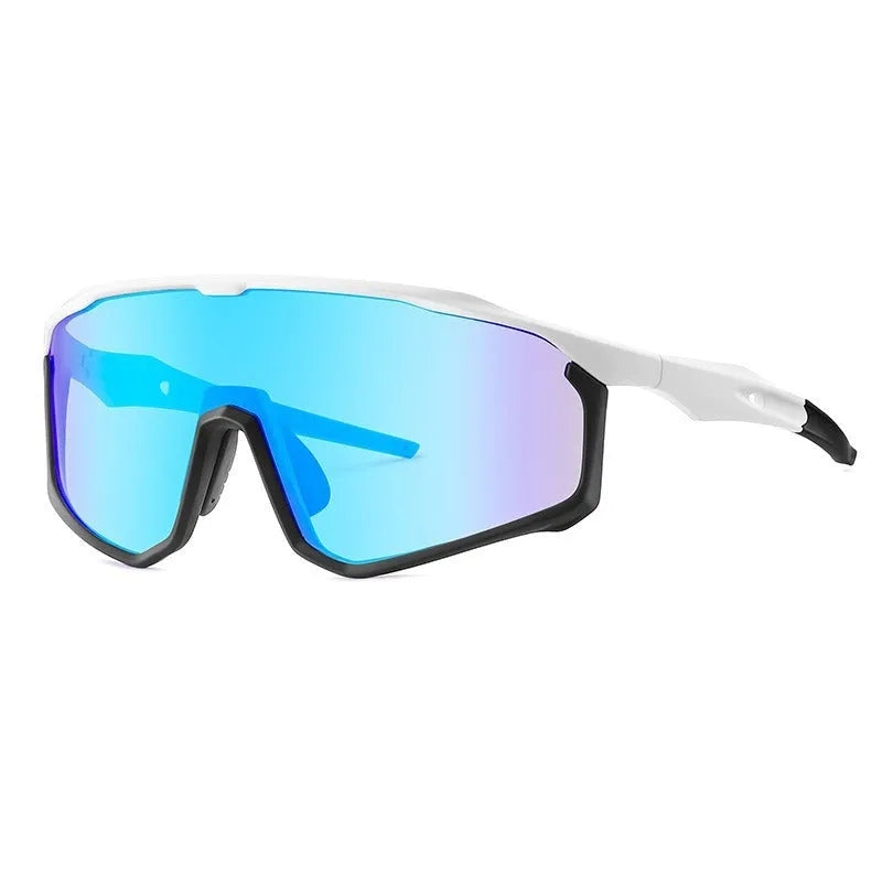 Mountaineering goggles with colourful lenses and full frame design for climbing and hiking